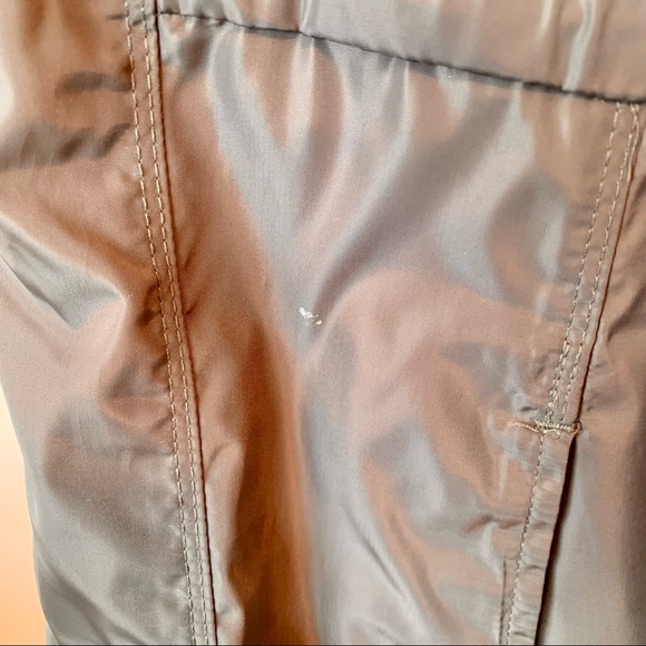 ATHLETIC WORKS Hooded Kids’ Lightweight Rain Jacket—SZ. L (12-14) - Picture 5 of 15